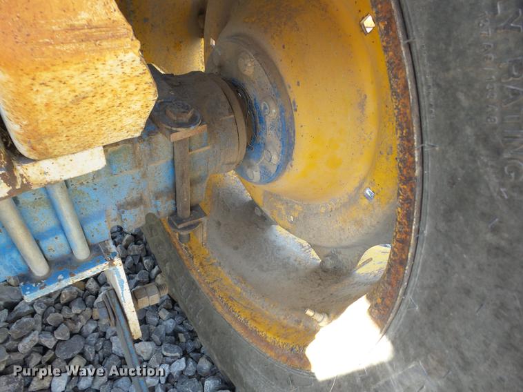 image for item EI9802 Ford 7600 tractor