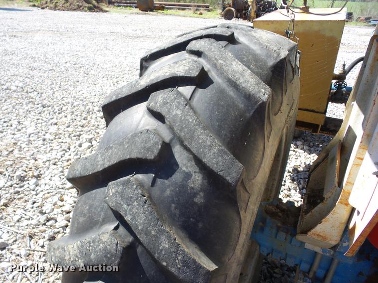 image for item EI9802 Ford 7600 tractor