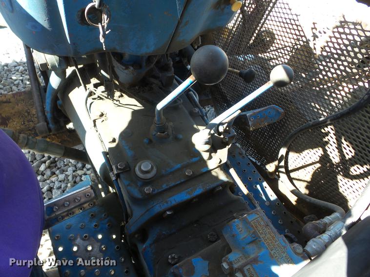 image for item EI9802 Ford 7600 tractor