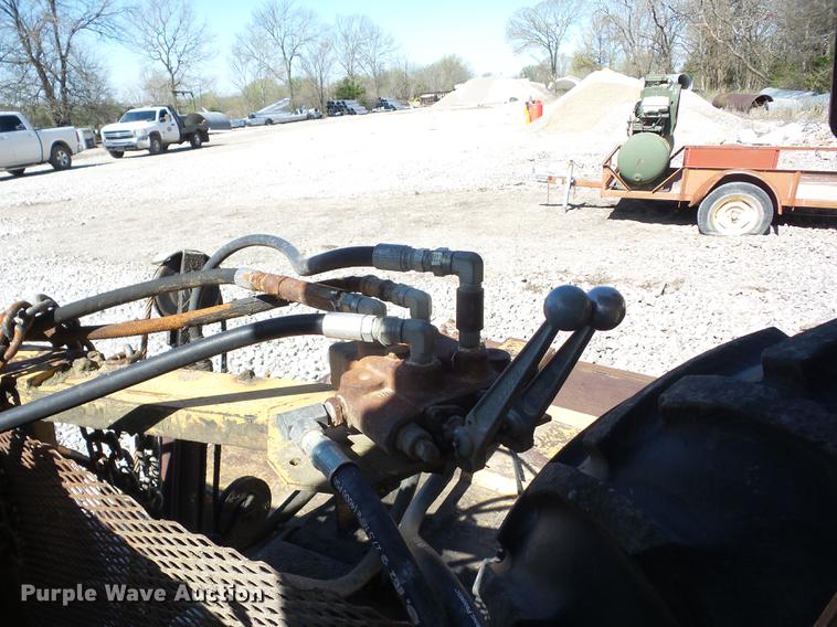 image for item EI9802 Ford 7600 tractor