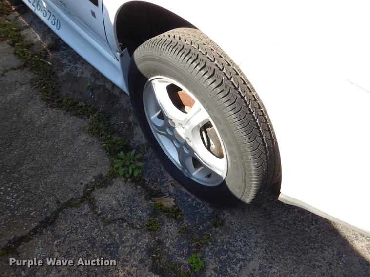 image for item EJ9857 2007 Chevrolet Uplander handicap accessible van