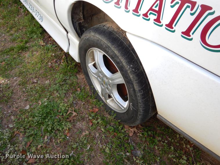 image for item EJ9864 2007 Chevrolet Uplander handicap accessible van