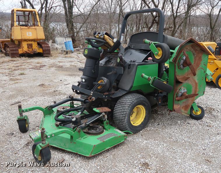 image for item EP9264 (4) John Deere lawn mowers