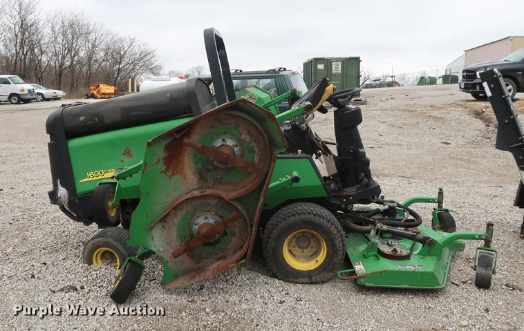 image for item EP9264 (4) John Deere lawn mowers