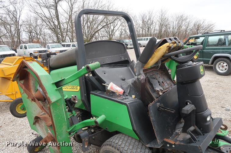 image for item EP9264 (4) John Deere lawn mowers