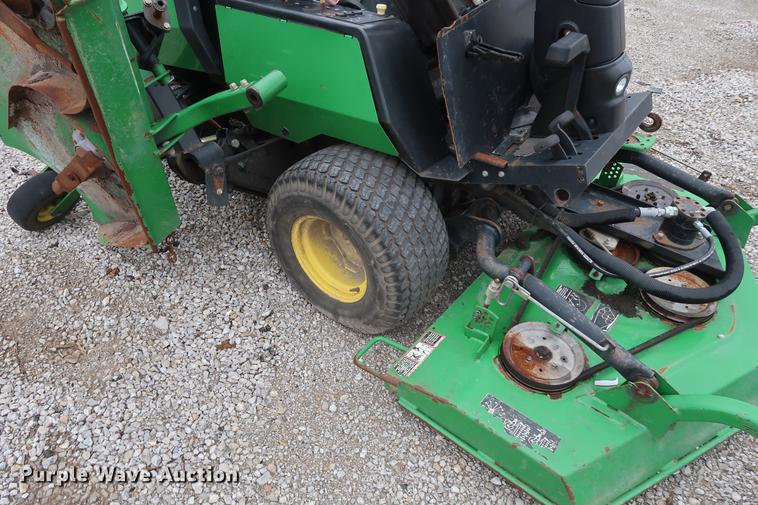 image for item EP9264 (4) John Deere lawn mowers