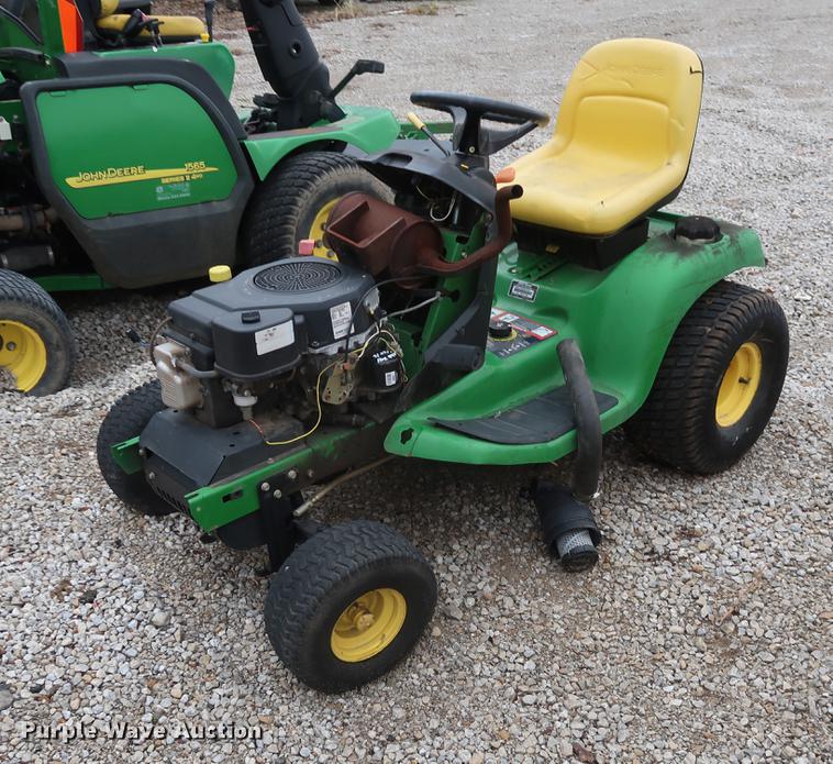 image for item EP9264 (4) John Deere lawn mowers
