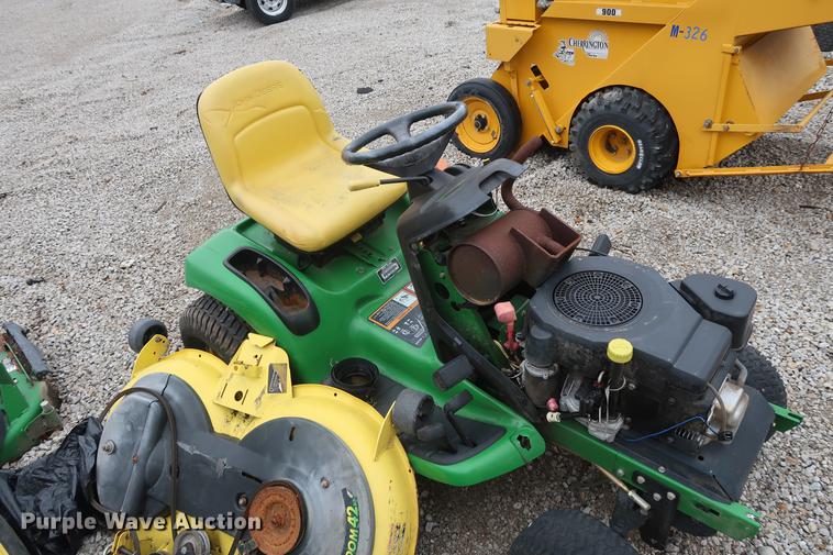 image for item EP9264 (4) John Deere lawn mowers