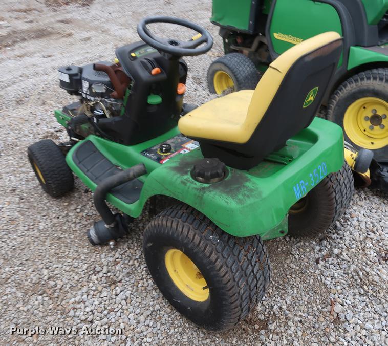 image for item EP9264 (4) John Deere lawn mowers