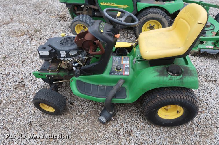 image for item EP9264 (4) John Deere lawn mowers
