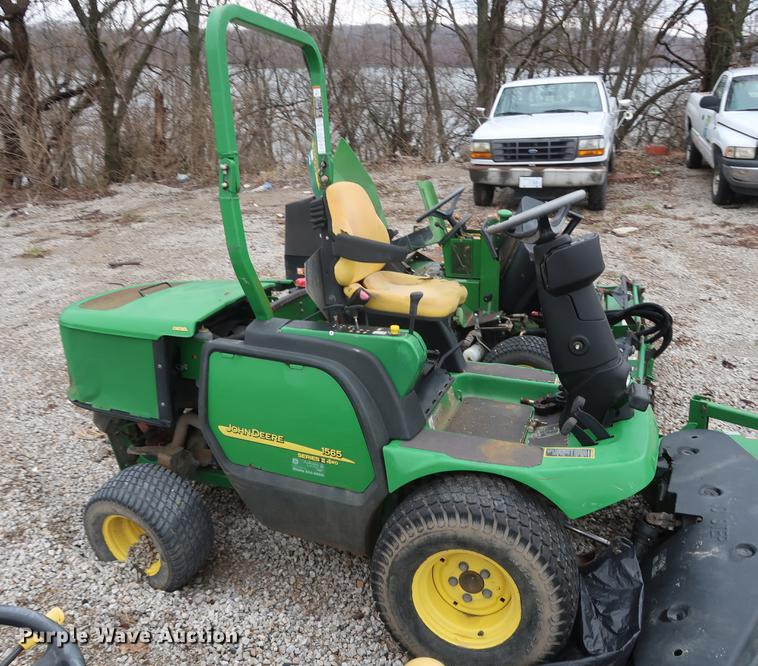 image for item EP9264 (4) John Deere lawn mowers