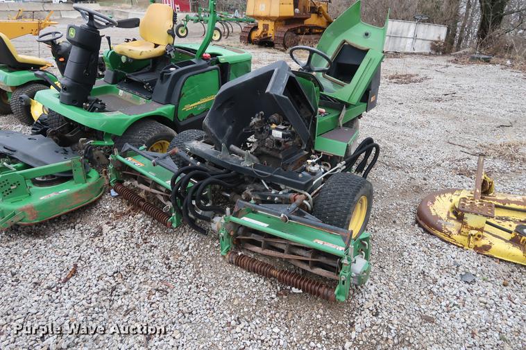 image for item EP9264 (4) John Deere lawn mowers