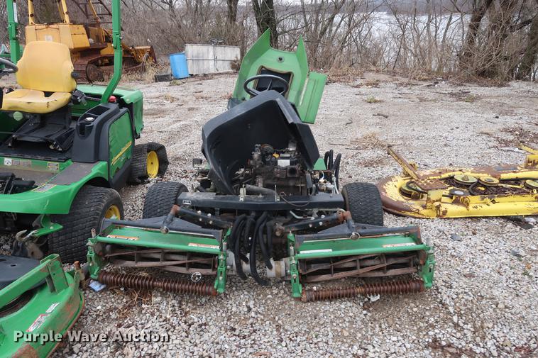 image for item EP9264 (4) John Deere lawn mowers