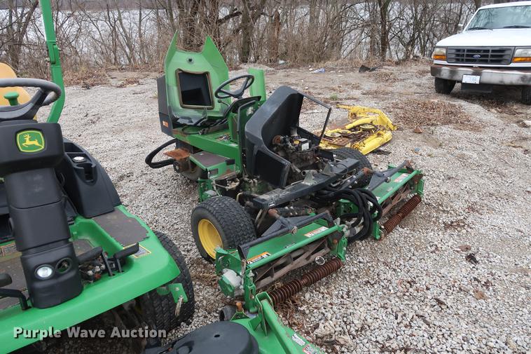 image for item EP9264 (4) John Deere lawn mowers