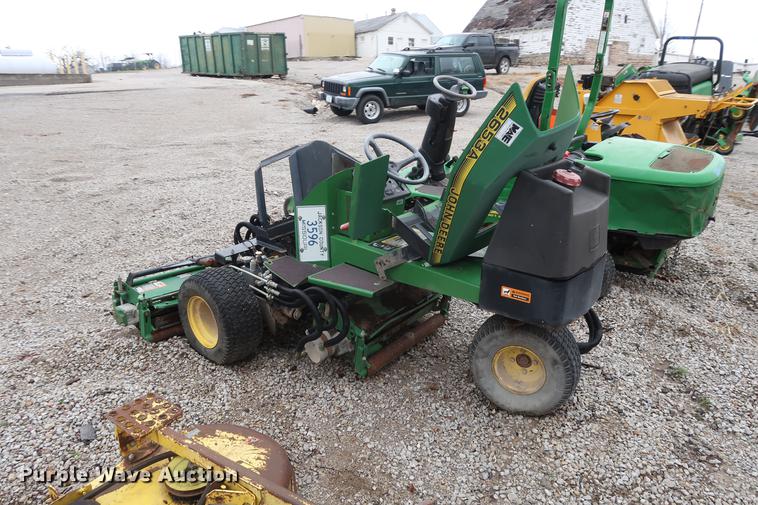 image for item EP9264 (4) John Deere lawn mowers