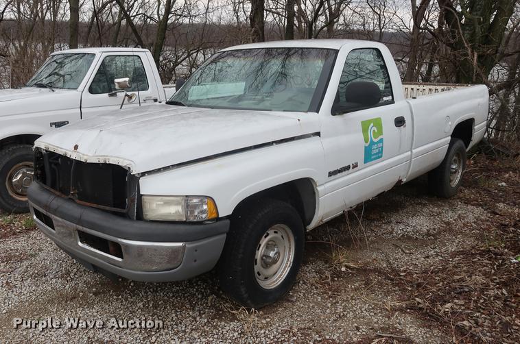 image for item EP9266 1998 Dodge Ram 1500 pickup truck