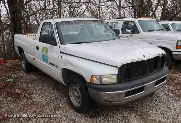 image for item EP9266 1998 Dodge Ram 1500 pickup truck