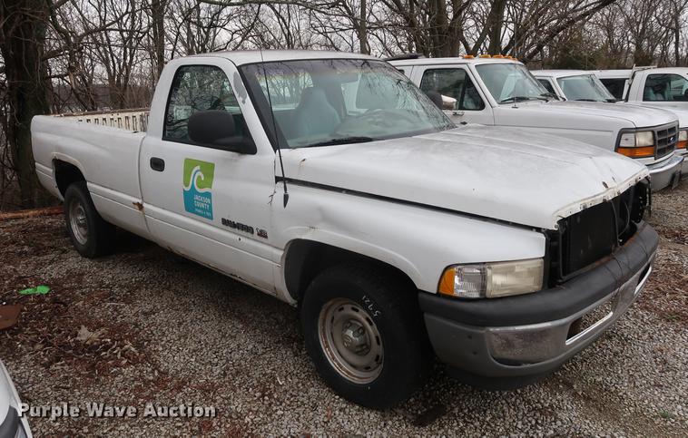 image for item EP9266 1998 Dodge Ram 1500 pickup truck