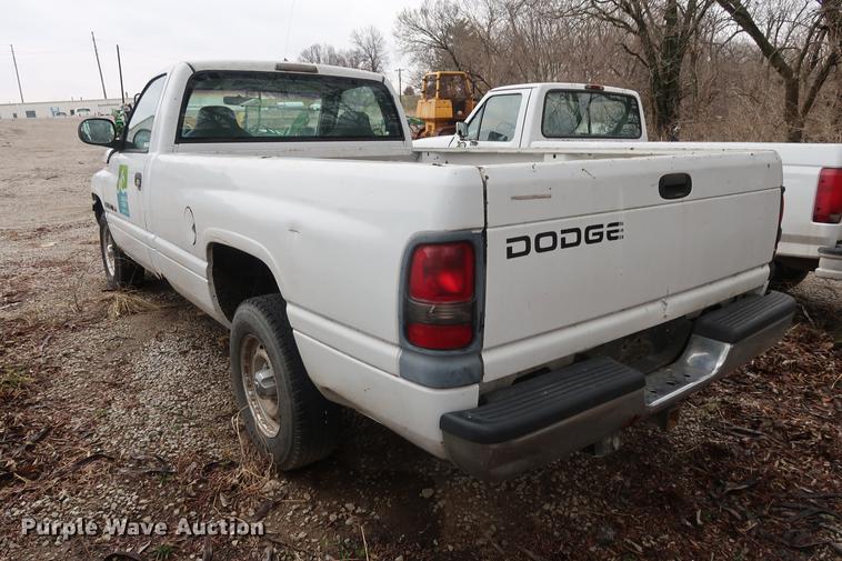 image for item EP9266 1998 Dodge Ram 1500 pickup truck