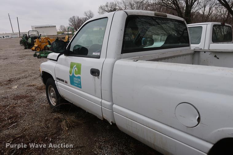 image for item EP9266 1998 Dodge Ram 1500 pickup truck