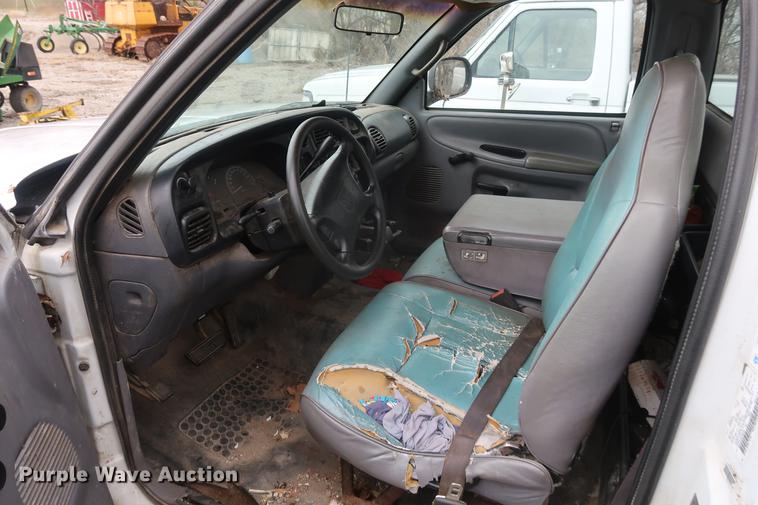 image for item EP9266 1998 Dodge Ram 1500 pickup truck