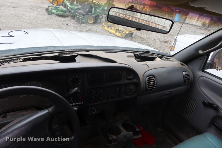 image for item EP9266 1998 Dodge Ram 1500 pickup truck
