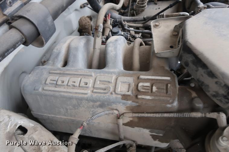 image for item EP9268 1995 Ford F150 pickup truck