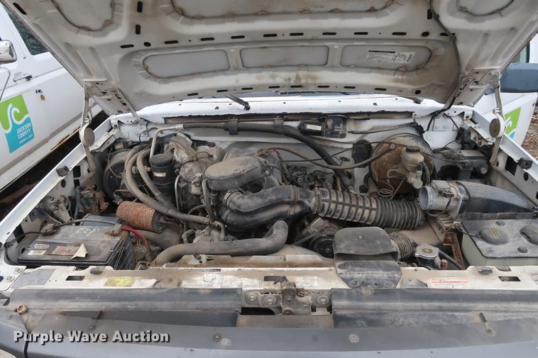 image for item EP9268 1995 Ford F150 pickup truck