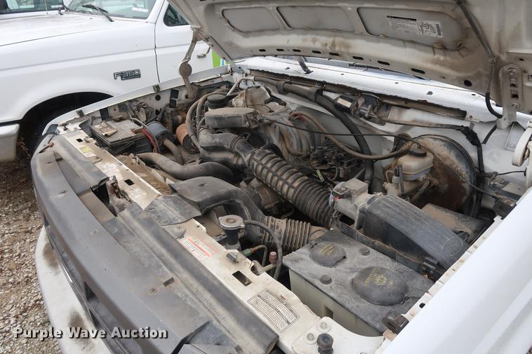 image for item EP9268 1995 Ford F150 pickup truck