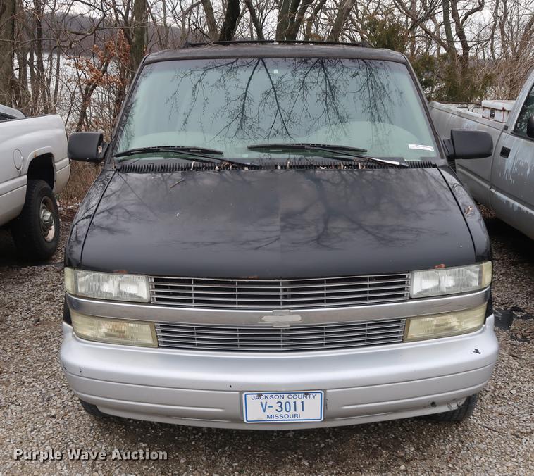 image for item EP9272 2002 Chevrolet Astro van
