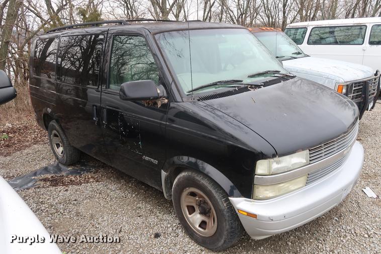 image for item EP9272 2002 Chevrolet Astro van