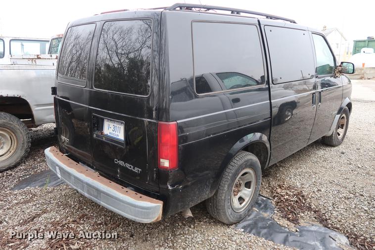 image for item EP9272 2002 Chevrolet Astro van