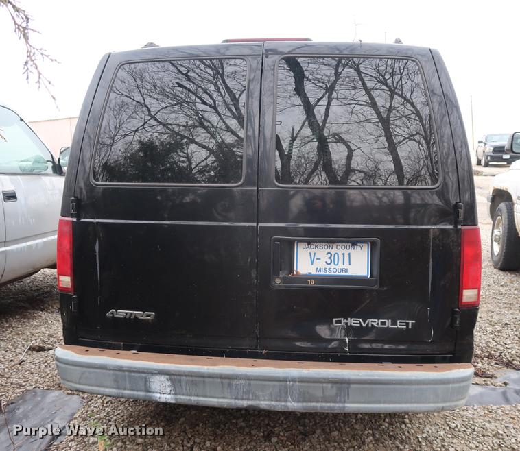image for item EP9272 2002 Chevrolet Astro van