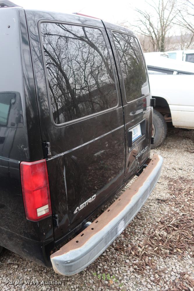 image for item EP9272 2002 Chevrolet Astro van
