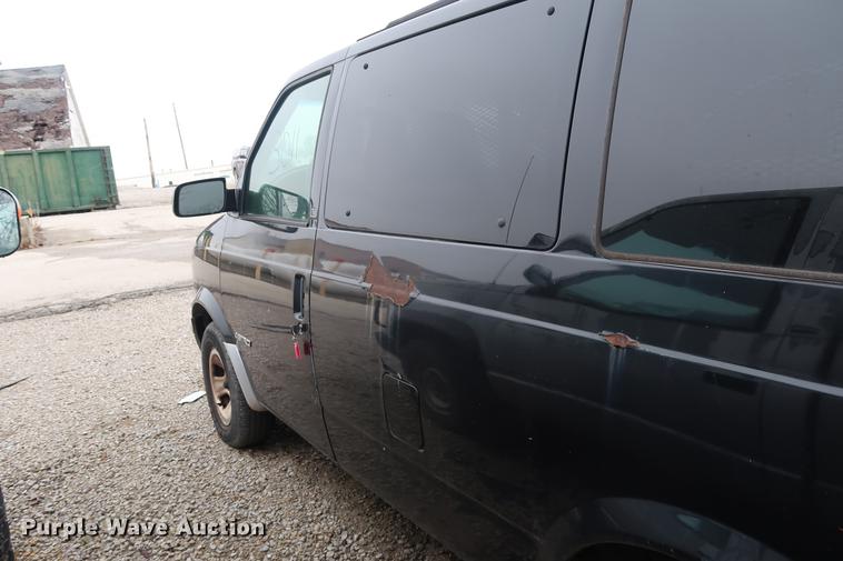 image for item EP9272 2002 Chevrolet Astro van