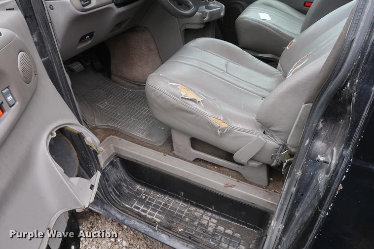 image for item EP9272 2002 Chevrolet Astro van