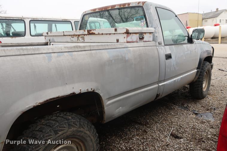 image for item EP9273 1991 Chevrolet 2500 pickup truck