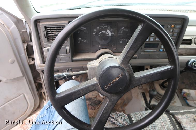 image for item EP9273 1991 Chevrolet 2500 pickup truck