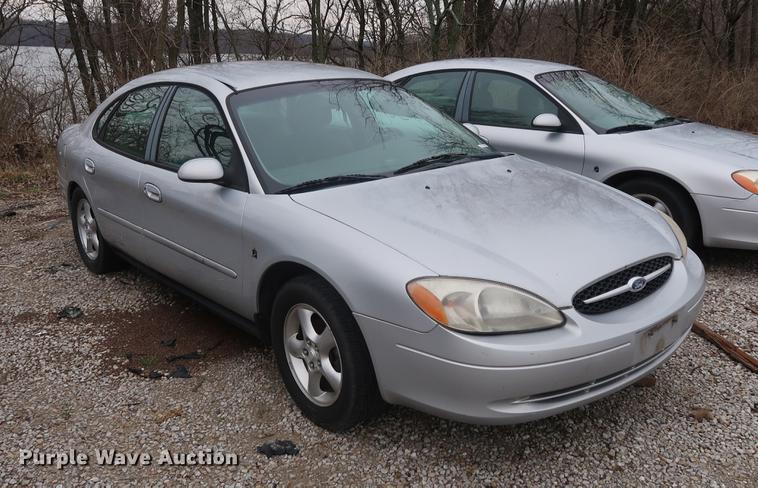 image for item EP9275 2000 Ford Taurus SE