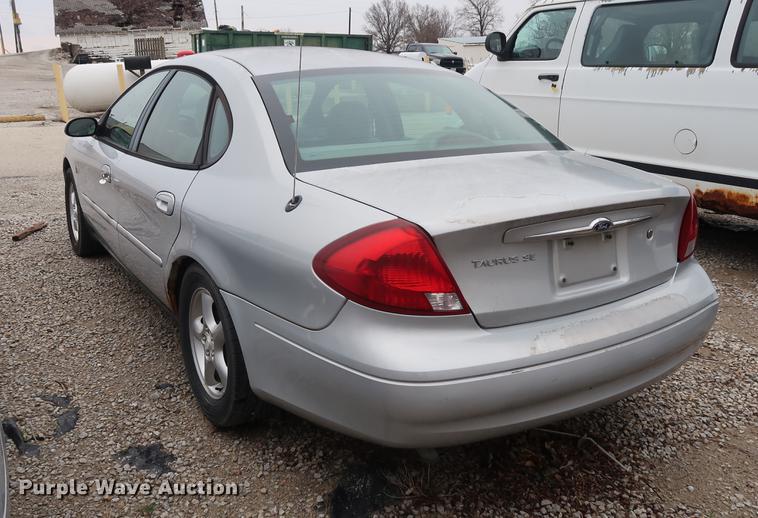 image for item EP9275 2000 Ford Taurus SE