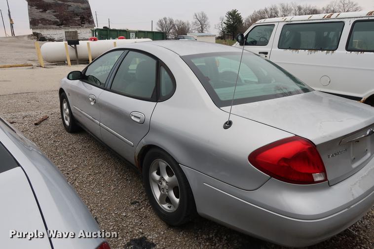 image for item EP9275 2000 Ford Taurus SE