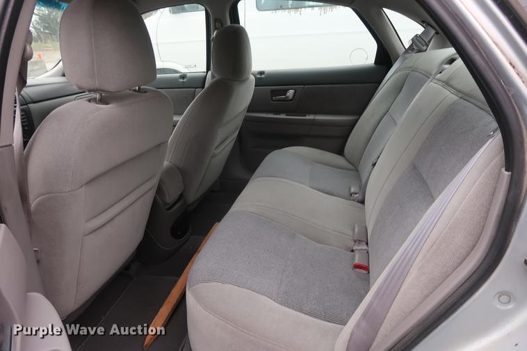 image for item EP9275 2000 Ford Taurus SE