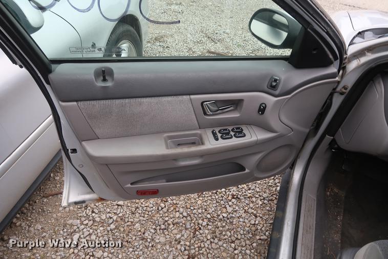 image for item EP9275 2000 Ford Taurus SE