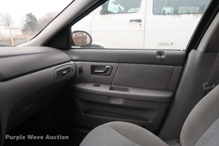 image for item EP9275 2000 Ford Taurus SE