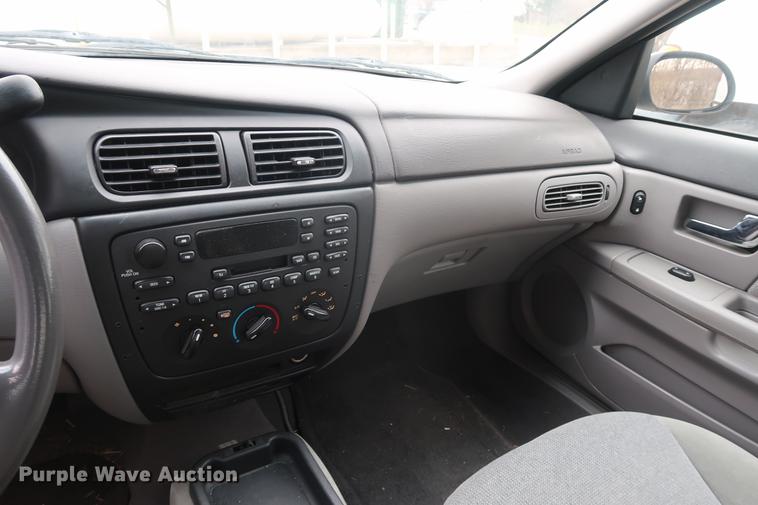 image for item EP9275 2000 Ford Taurus SE