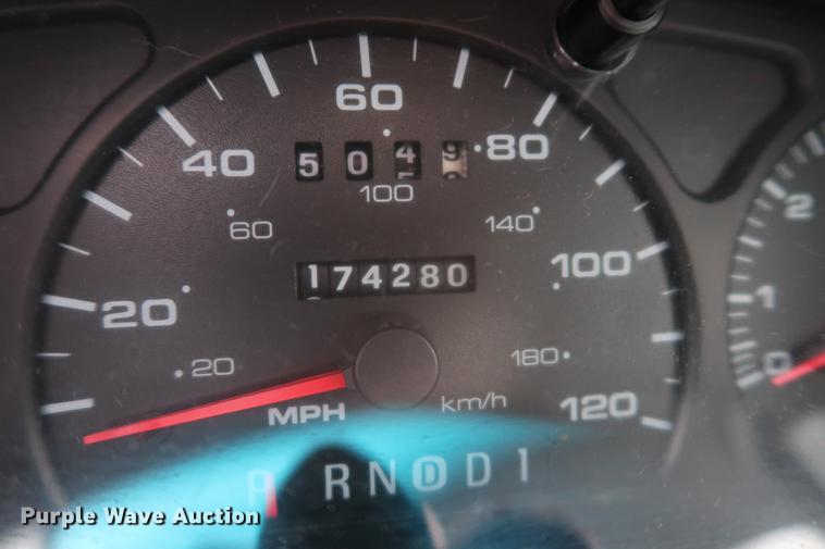 image for item EP9275 2000 Ford Taurus SE