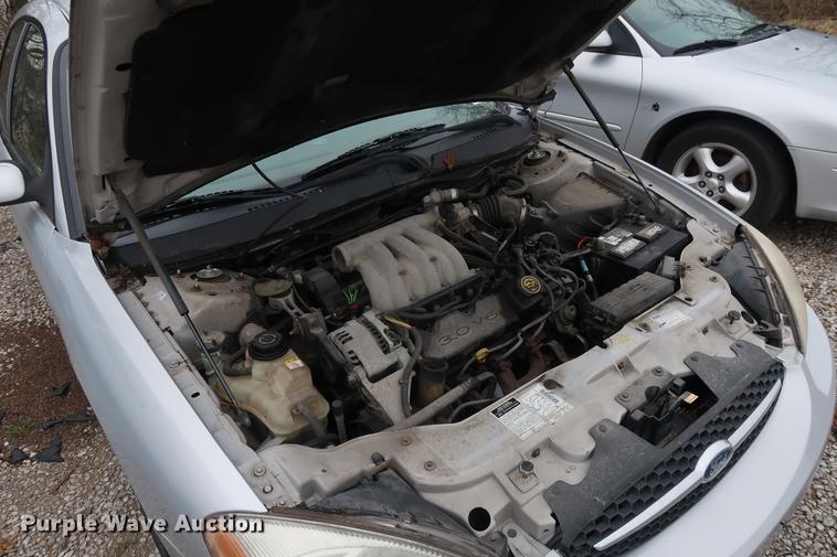 image for item EP9275 2000 Ford Taurus SE