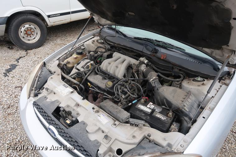image for item EP9275 2000 Ford Taurus SE
