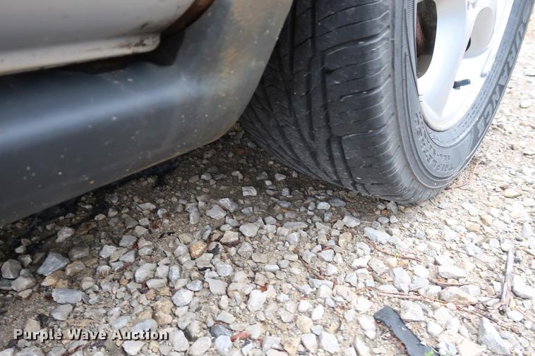 image for item EP9275 2000 Ford Taurus SE