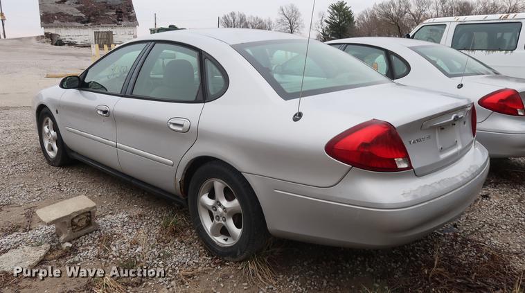 image for item EP9276 2000 Ford Taurus SE